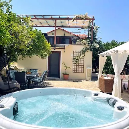 Villa Anastasia With Hot Tub By The Sea *