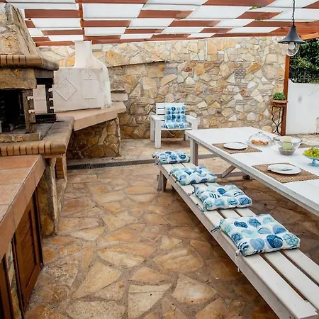 Anastasia With Hot Tub By The Sea Villa *
