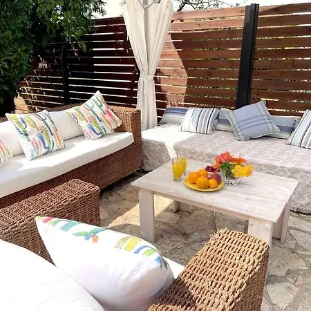 Villa Anastasia With Hot Tub By The Sea *