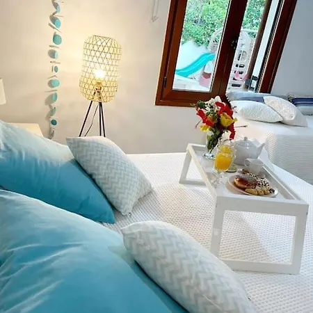 Anastasia With Hot Tub By The Sea Villa